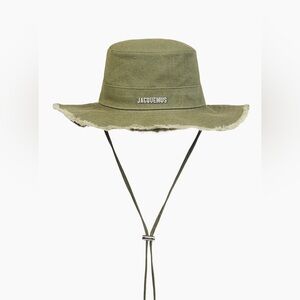 Jacquemus unisex 
Le Bob Artichaut Bucket Hat
Khaki 
58 (Medium)